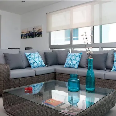 Rentaelite  2 Bedroom Ocean Front * Cartagena